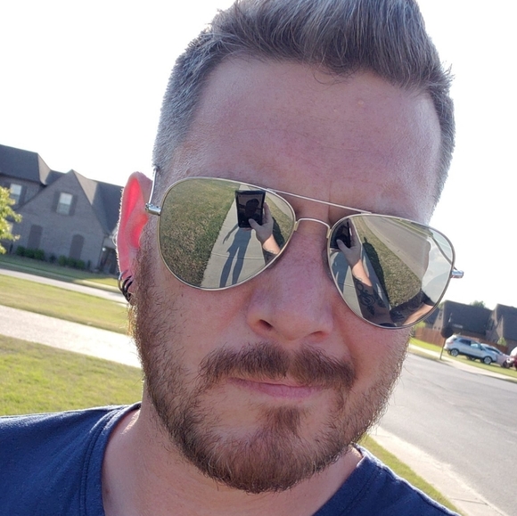 Meet your Posher, Jay - Picture 2 of 8